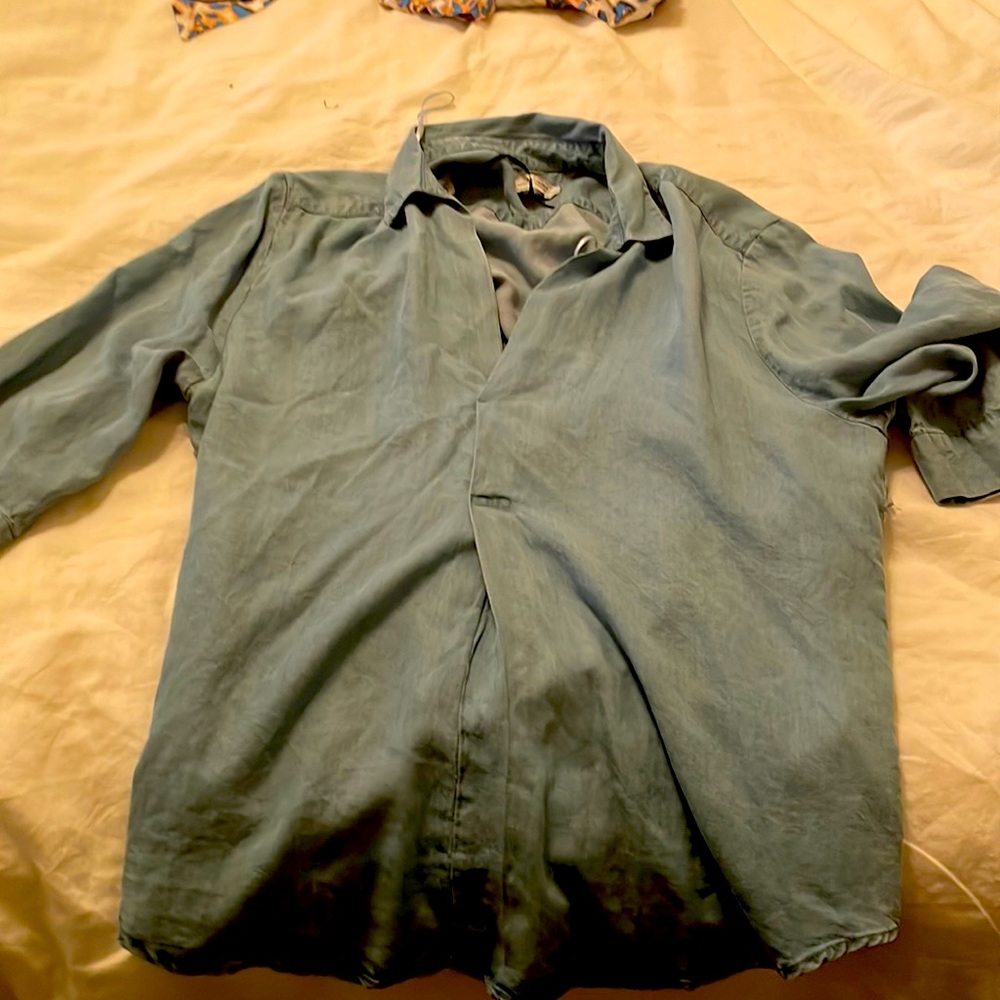 Brand new Zara top size medium. Never worn